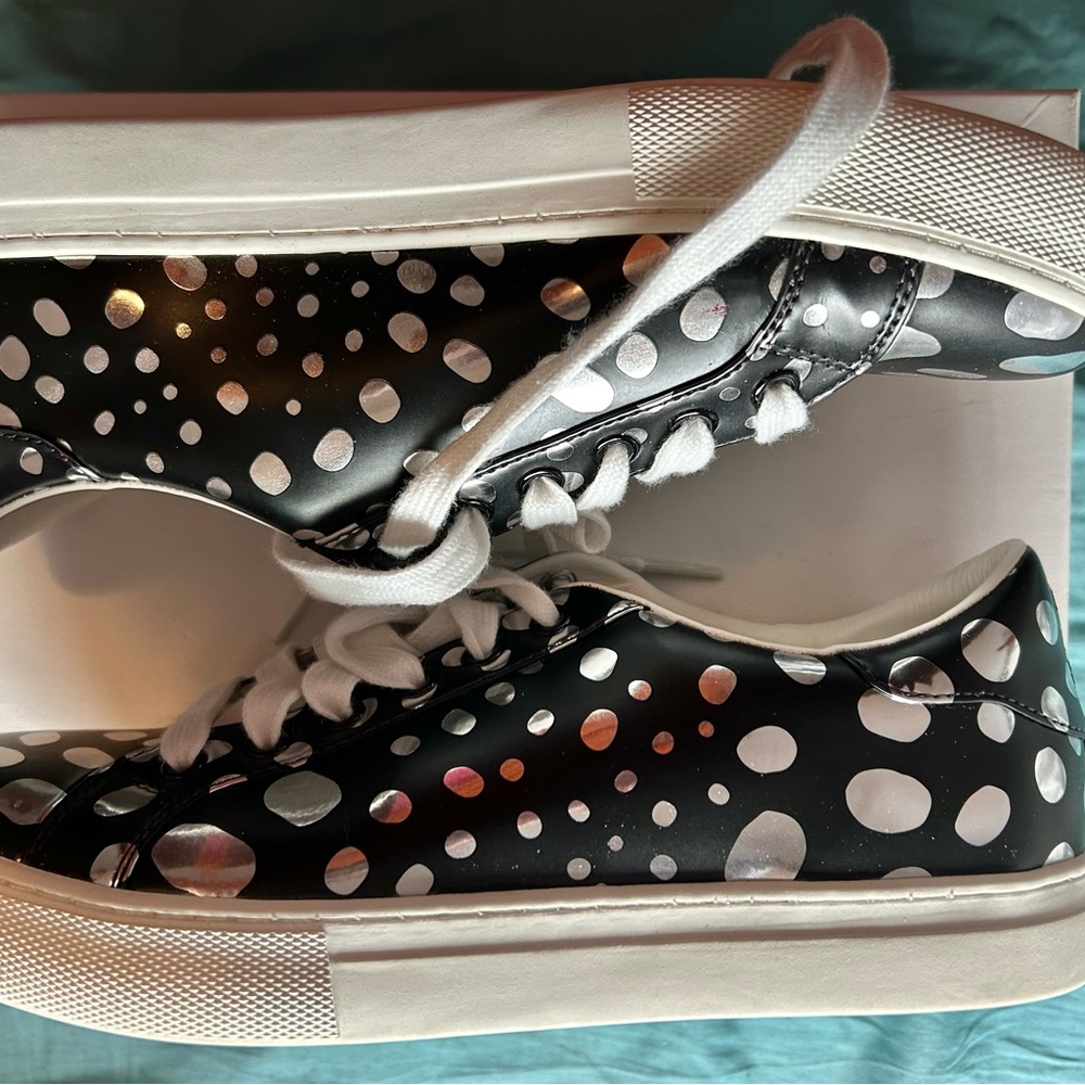 Marc Jacobs sneakers. Size EU 40 — fits a US 9 women’s